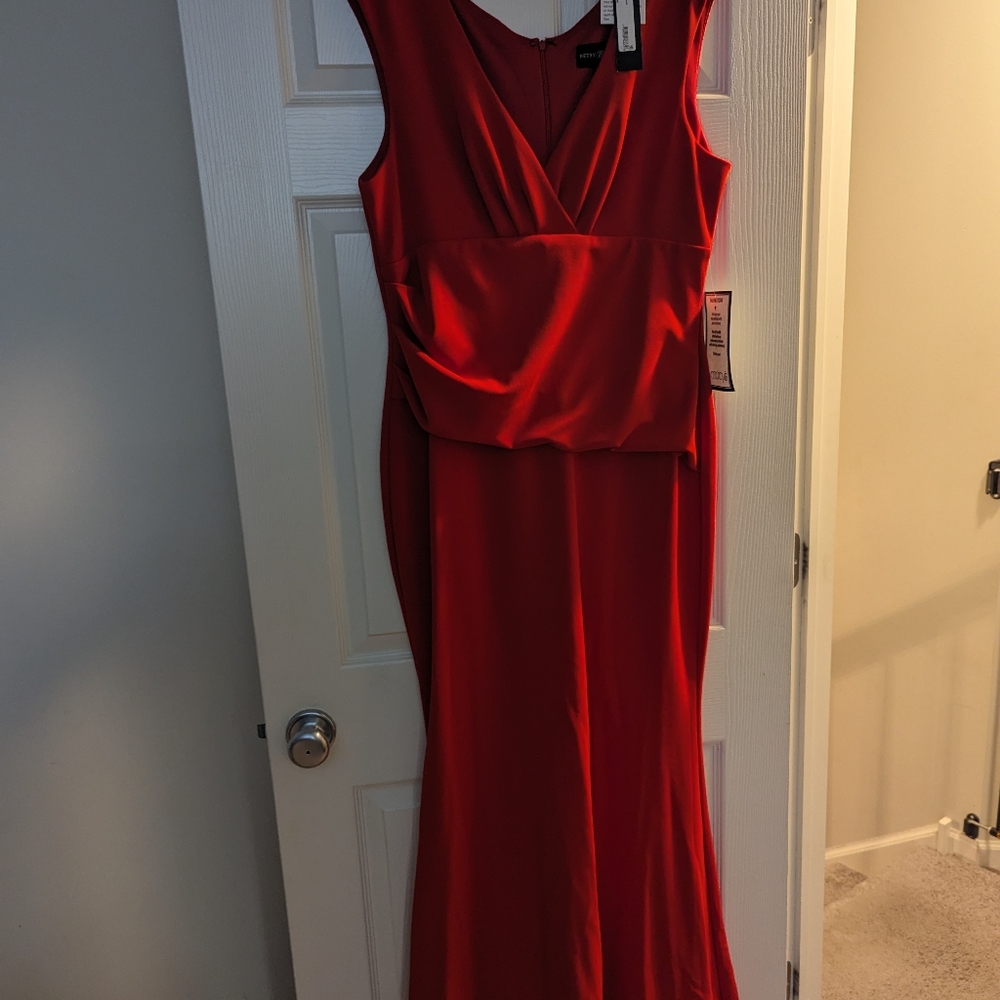 Red Gown Betsy&Adam 14W NWT